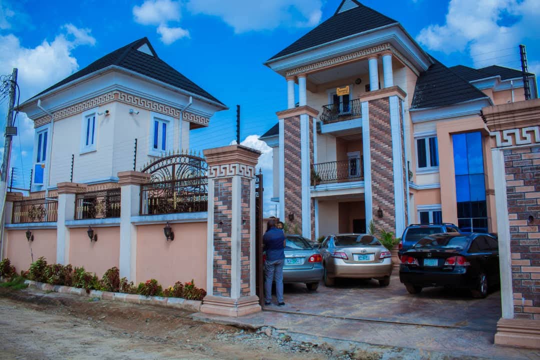 Mexiloyd Luxury Rooms & Suites